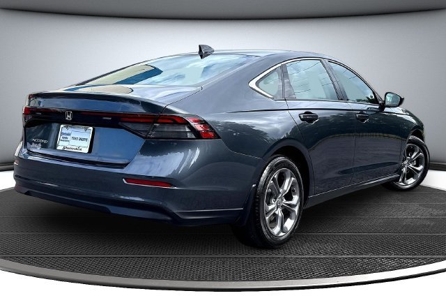 Used 2024  Honda EX image 5