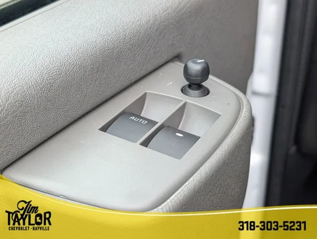 2026 Chevrolet Express Cargo Work Van - Photo 18