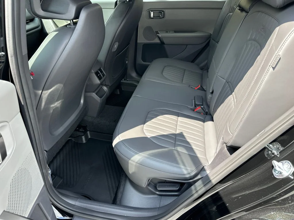 New 2027 Black Kia X-Line S image 21