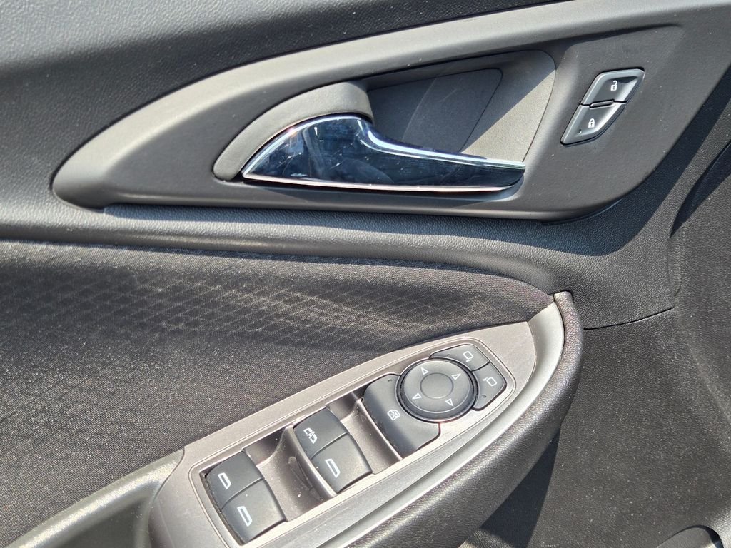 Used 2025 Black Chevrolet LT image 18