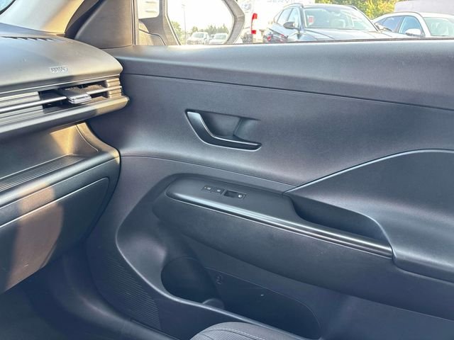 Used 2024 White Hyundai SEL image 30