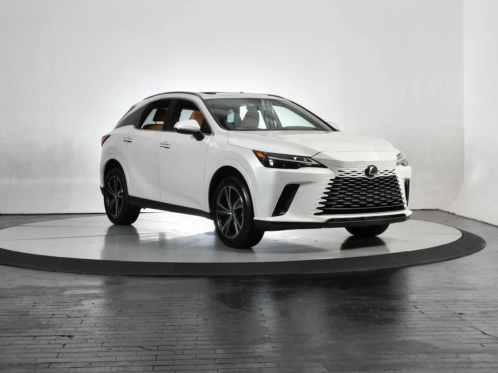 Used 2025 Eminent White Pearl Lexus Premium image 9