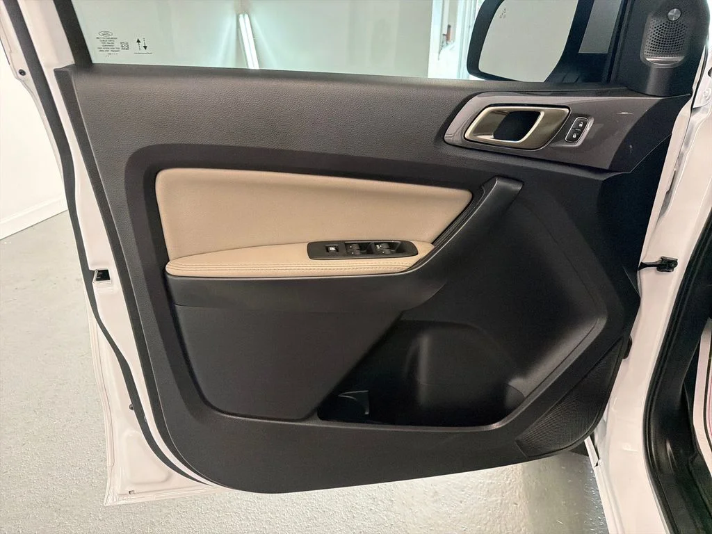 Used 2023 White Ford Lariat image 12