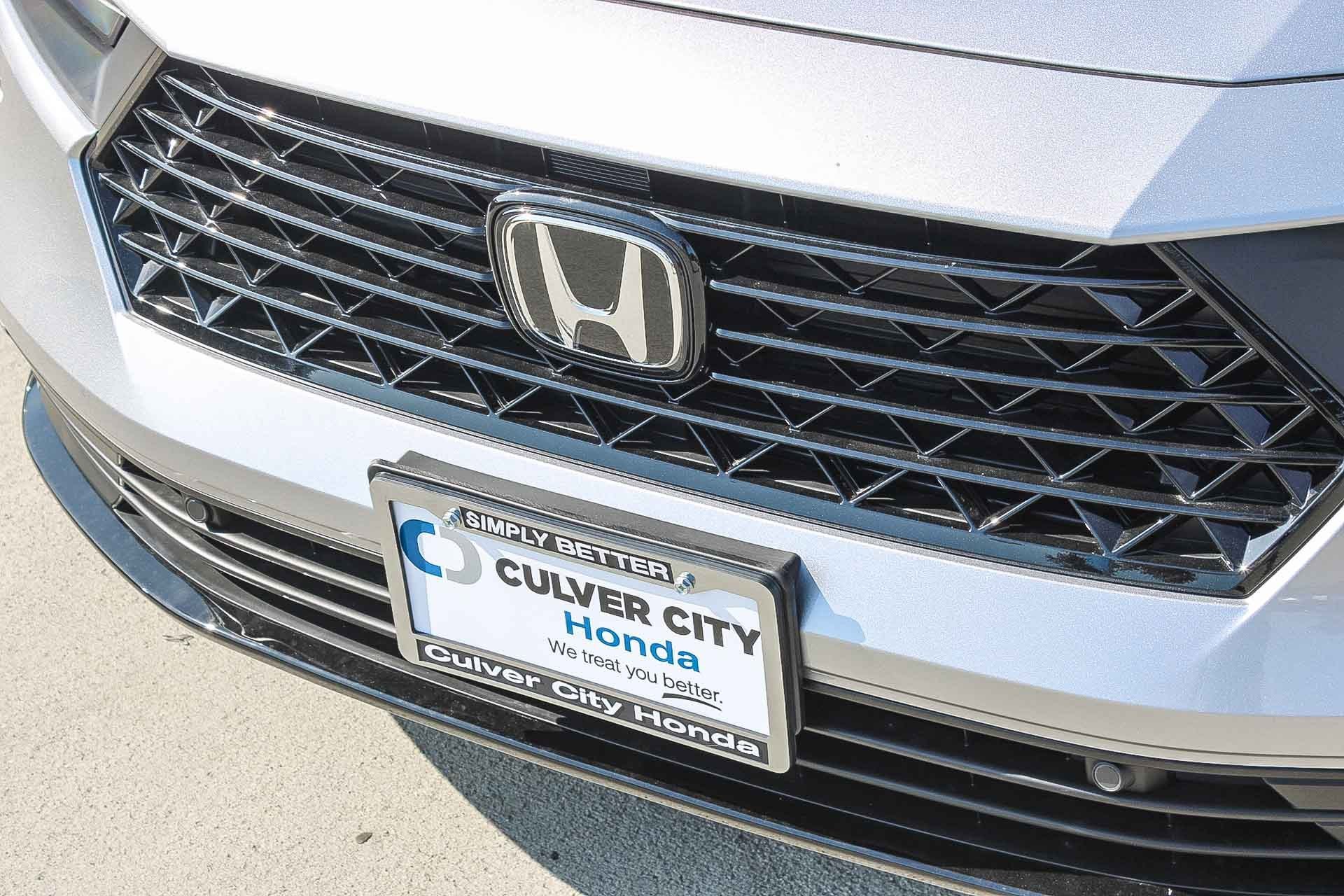 New 2026 Solar Silver Metallic Honda Touring image 5