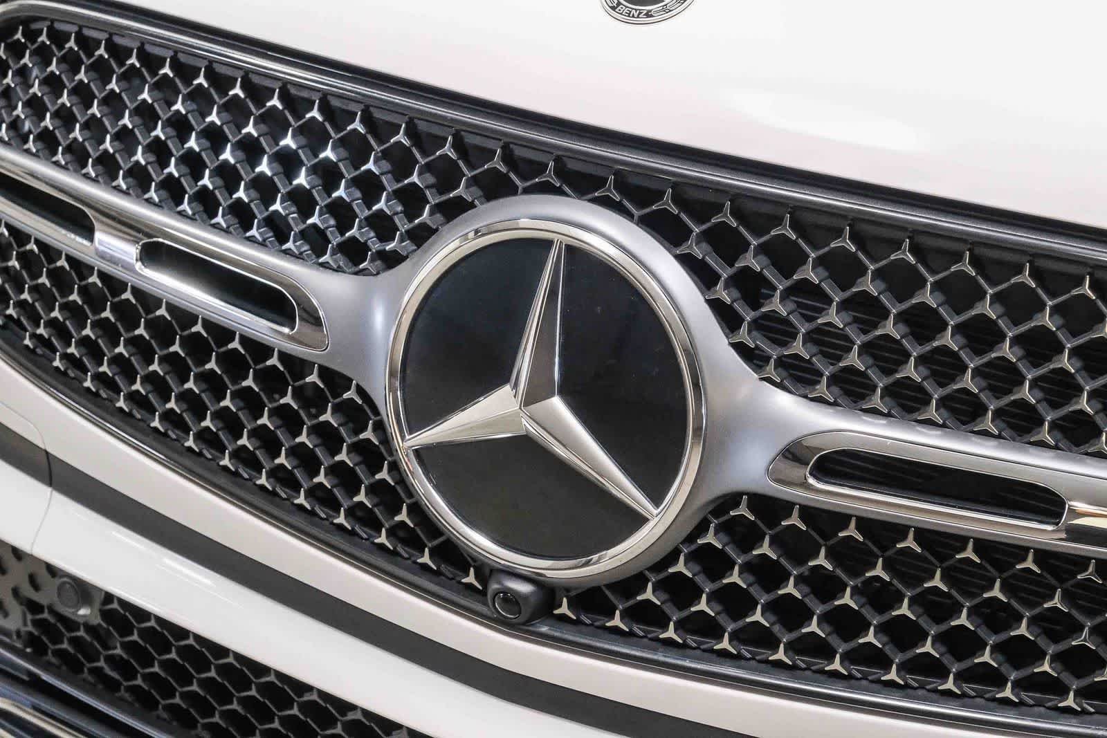 Certified Used 2025 Polar White Mercedes-Benz GLC 350e image 14