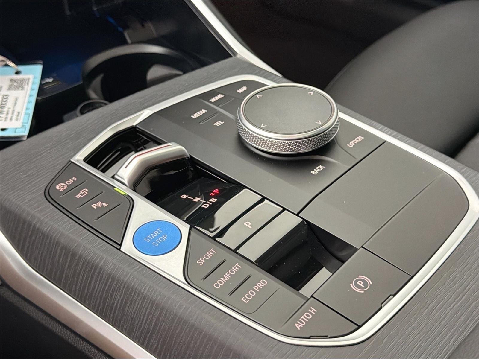 New 2026 Jet Black BMW xDrive40 image 32