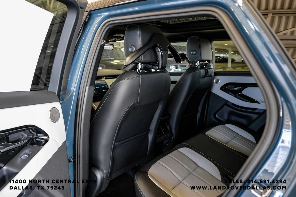 New 2026 Tribeca Blue Metallic Land Rover Hoxton Edition image 37