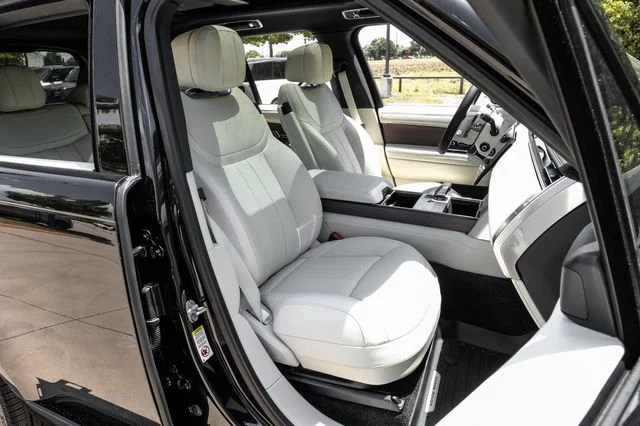 New 2026 Black Land Rover SE image 42