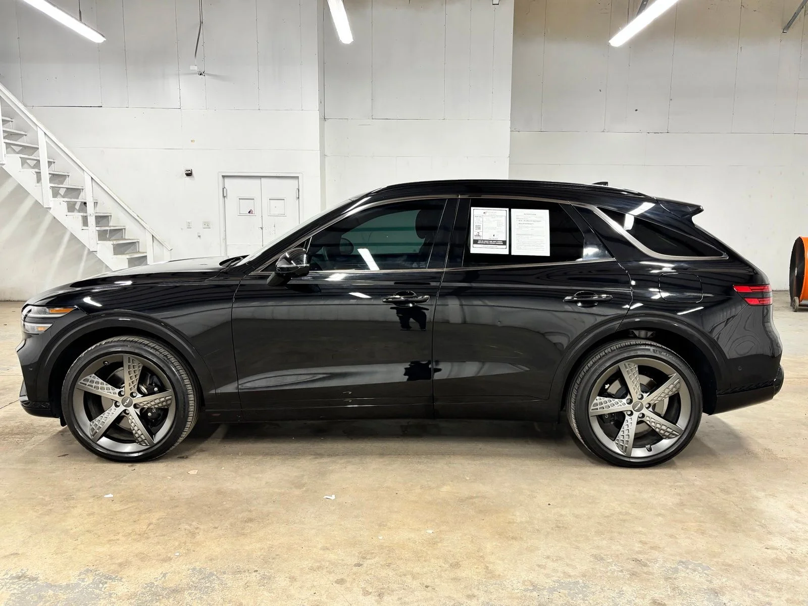Used 2024 Black Genesis 2.5T image 4