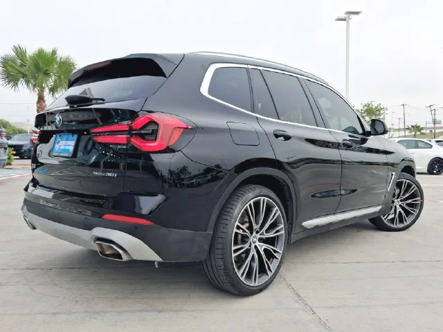 Used 2024 Black BMW sDrive30i image 7