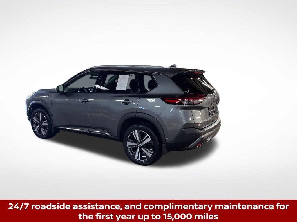 Used 2023  Nissan SL image 3