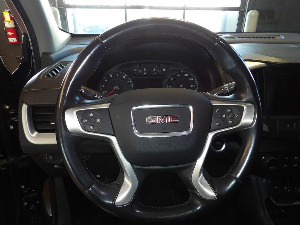 Used 2018 Ebony Twilight Metallic GMC SLE image 29