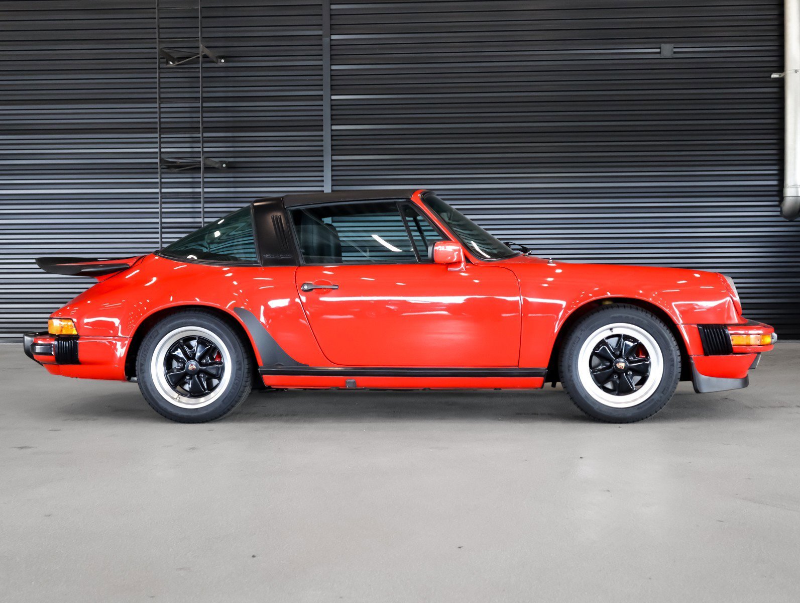 Used 1985 Guards Red Porsche Targa w/5speed trans image 11