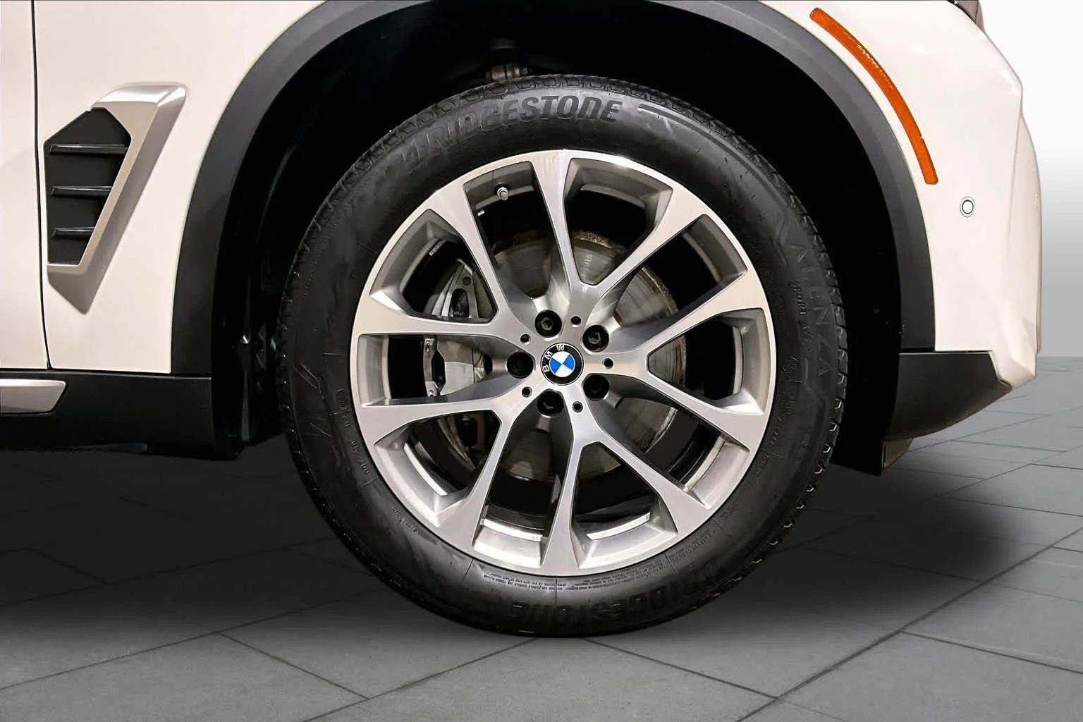 Certified Used 2024 Alpine White BMW xDrive40i image 10