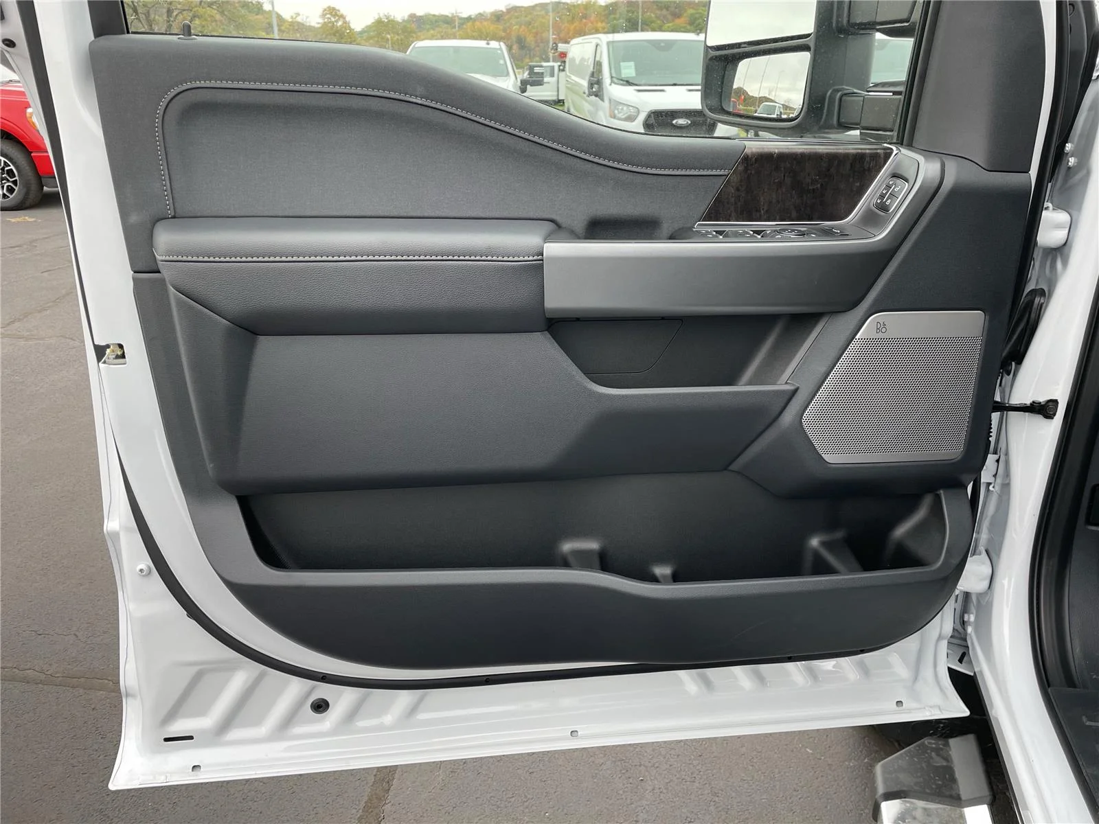 New 2026 Oxford White Ford LARIAT image 10