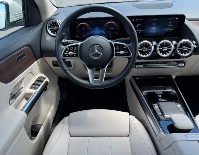 Used 2022 White Mercedes-Benz GLA 250 image 12