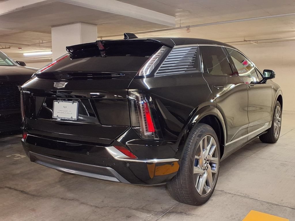 2027 Cadillac OPTIQ Luxury - Photo 8