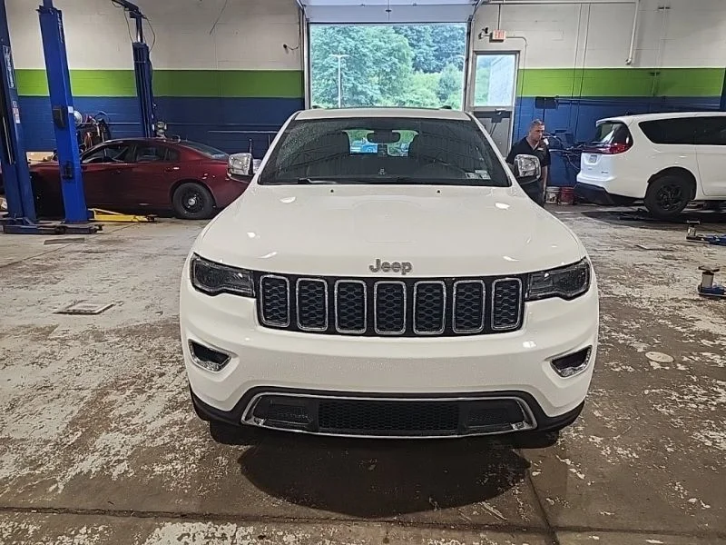 Used 2022 White Jeep Limited image 2