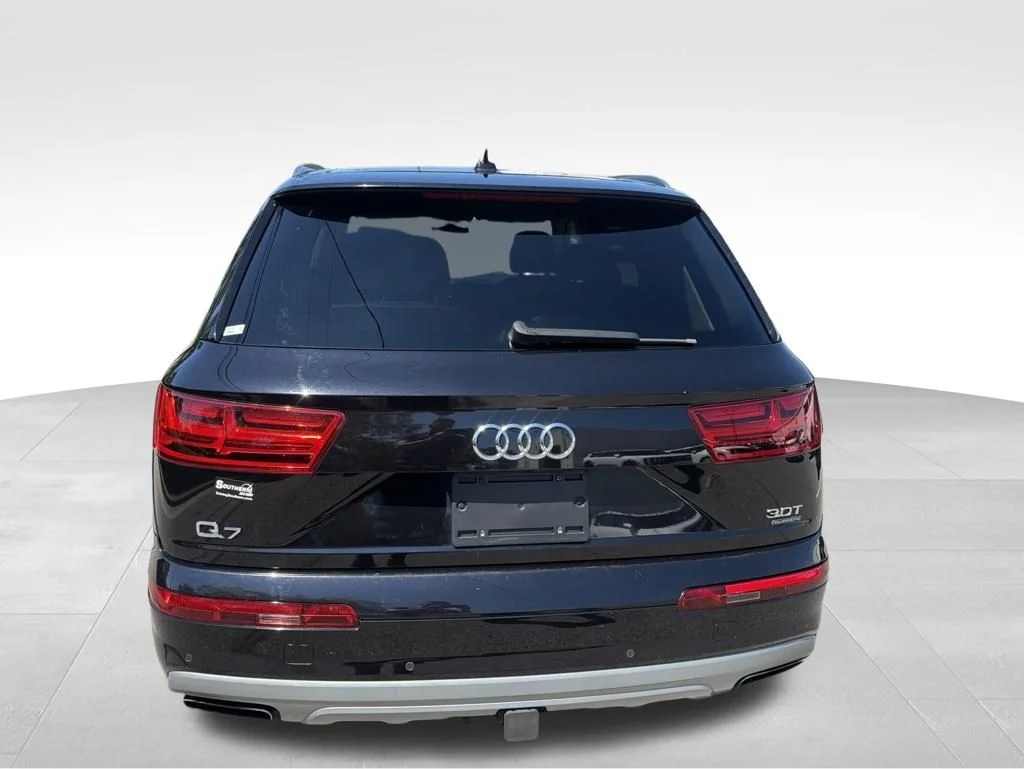 Used 2018  Audi 3.0T Prestige image 3