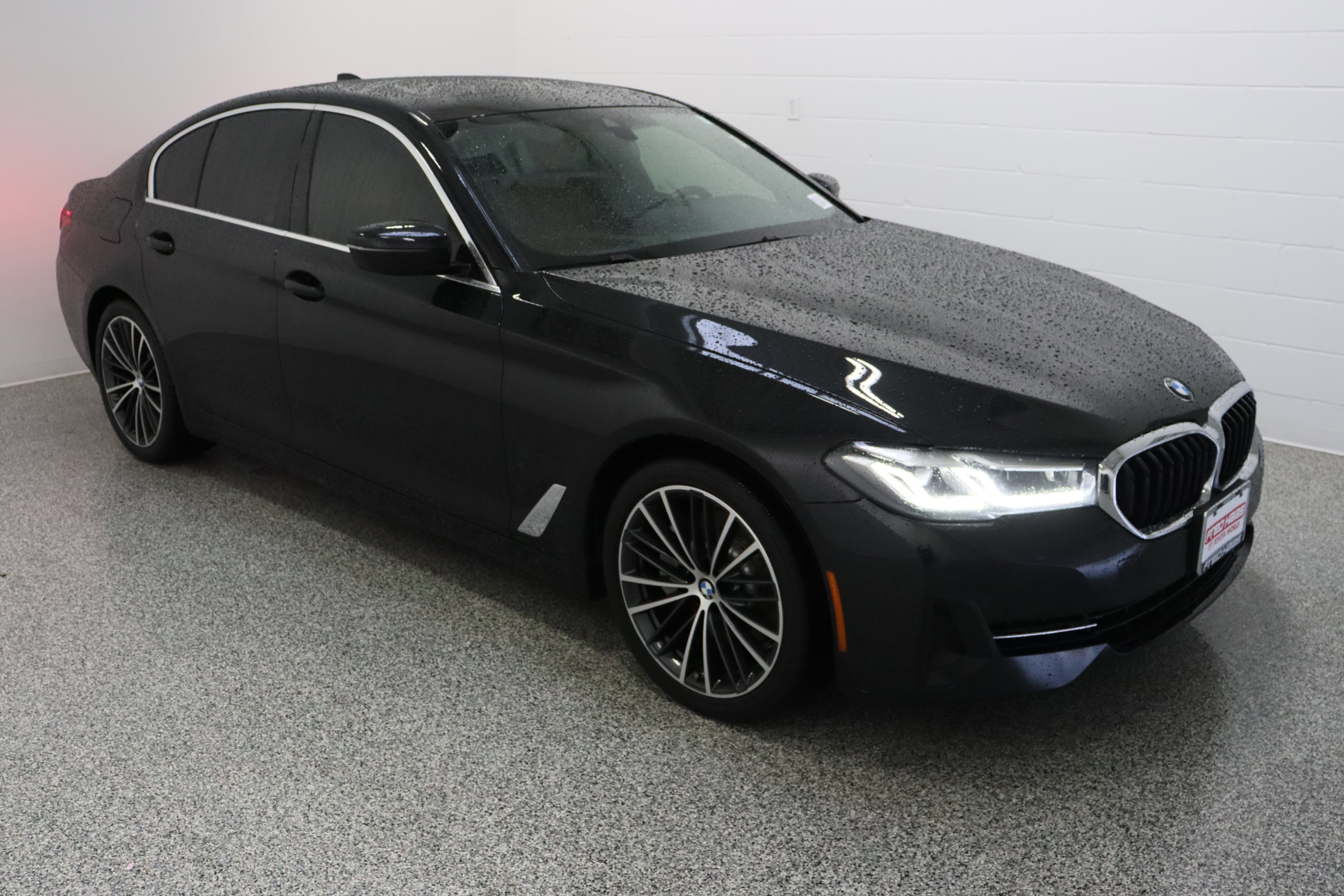 Used 2022 Black Sapphire Metallic BMW 530i xDrive 2.0T image 4