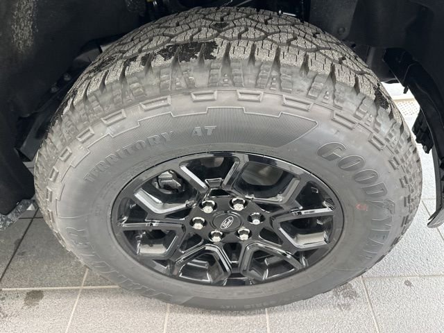 New 2026 Agate Black Metallic Ford XLT image 6