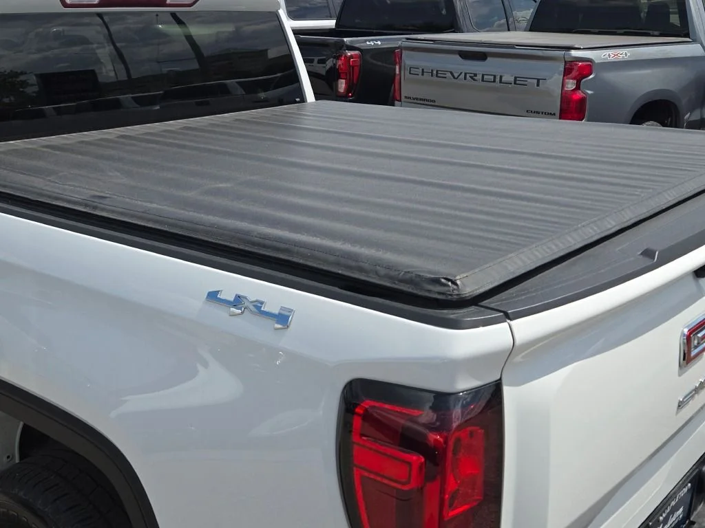 Used 2024 White GMC Elevation image 16