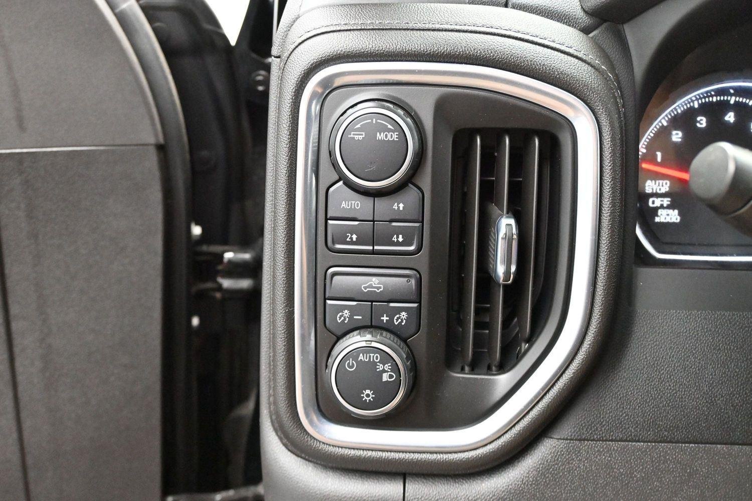 Used 2022 Black Chevrolet LT image 28