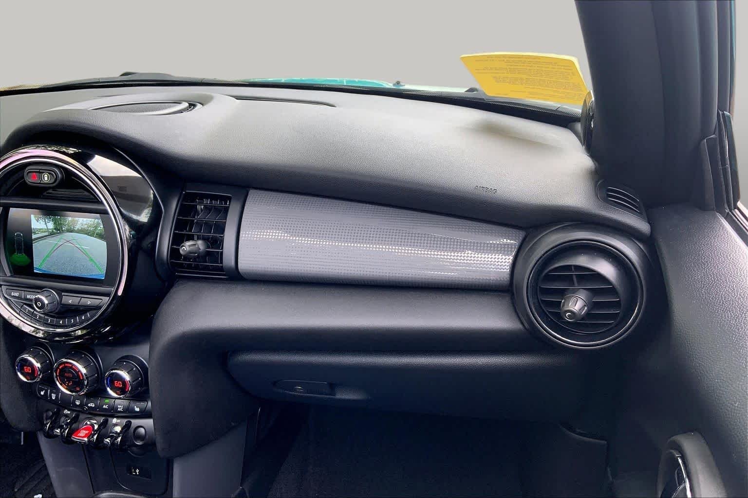 Used 2020 Caribbean Aqua Metallic MINI Cooper image 18