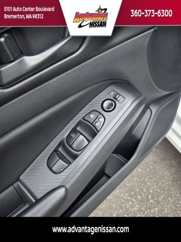 Used 2025 Glacier White Nissan S image 11