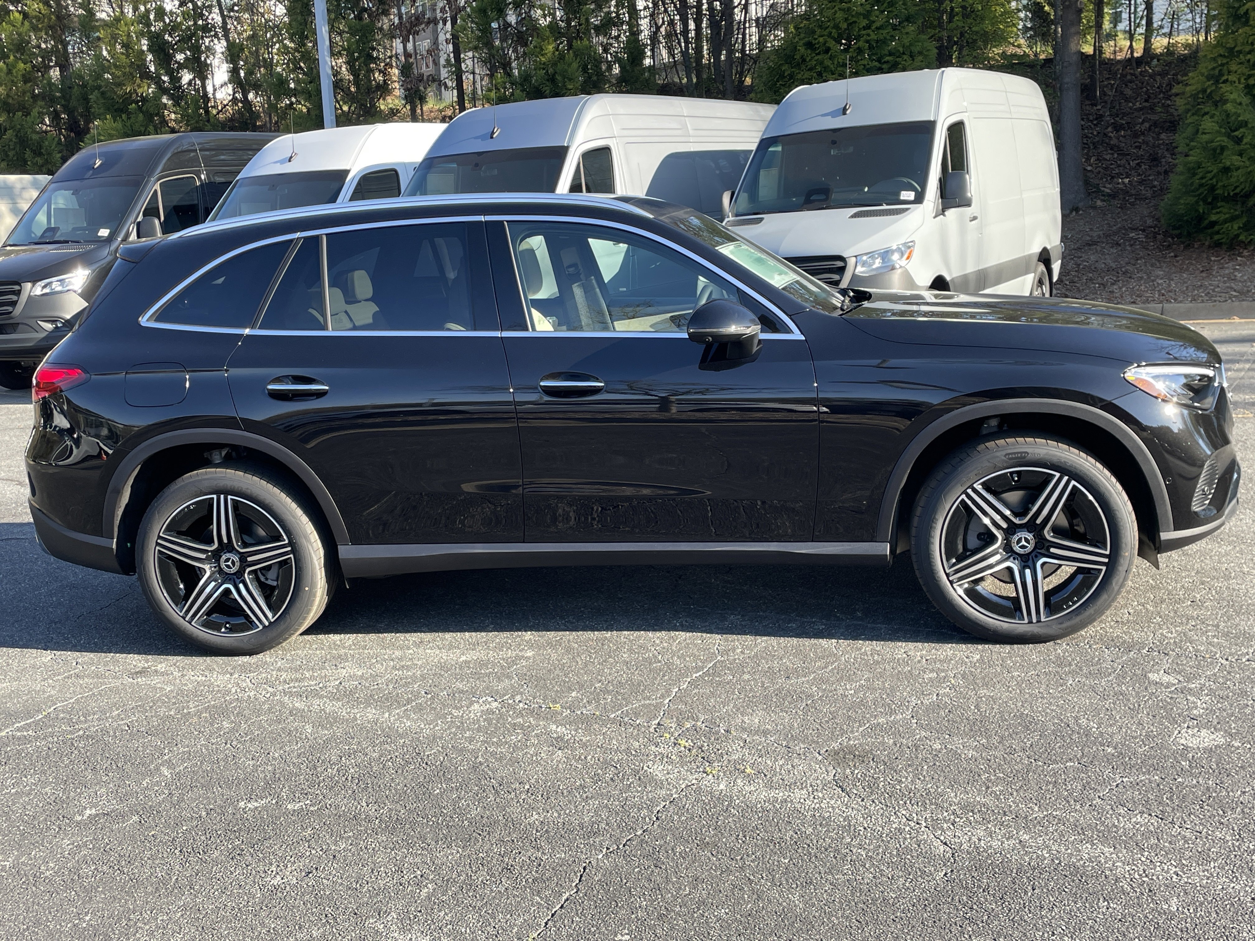 New 2026 Obsidian Black Metallic Mercedes-Benz GLC 300 4MATIC® SUV image 5