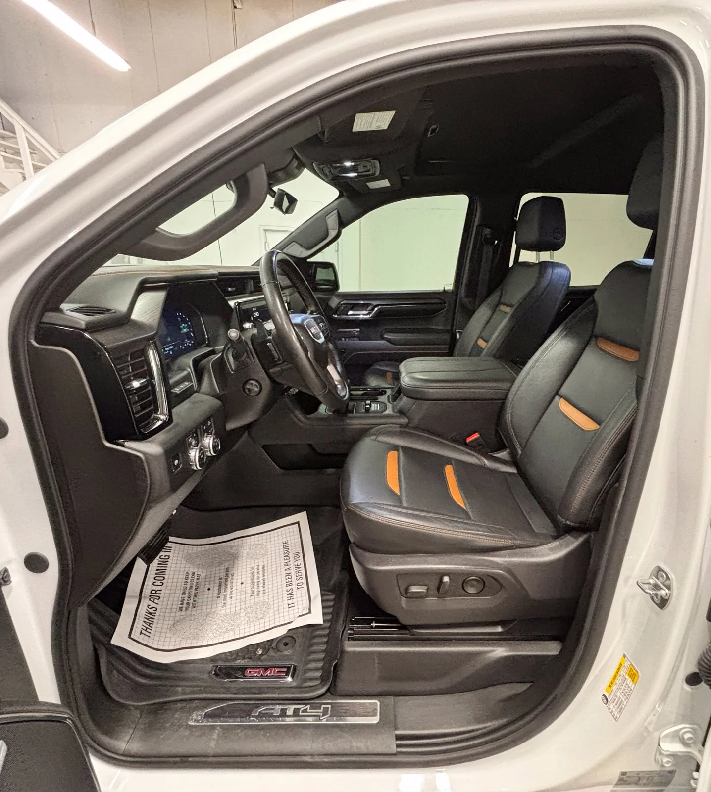 Used 2024 White GMC AT4 image 22