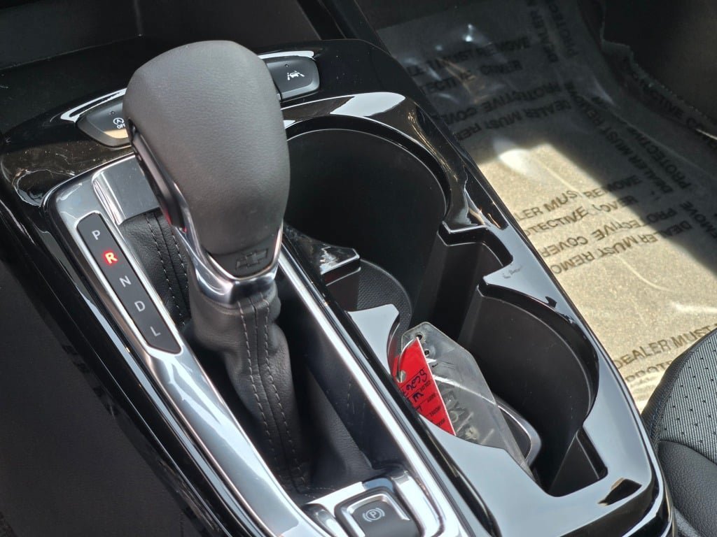 2025 Chevrolet Trax LT - Photo 26