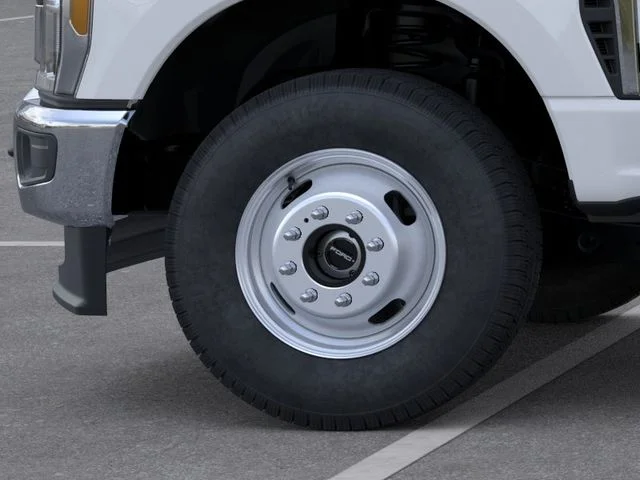 2025 Ford F-350 Super Duty Chassis Cab XL - Photo 19