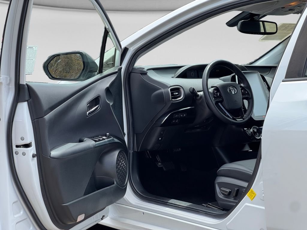 Used 2021 Pearl Toyota Limited image 9