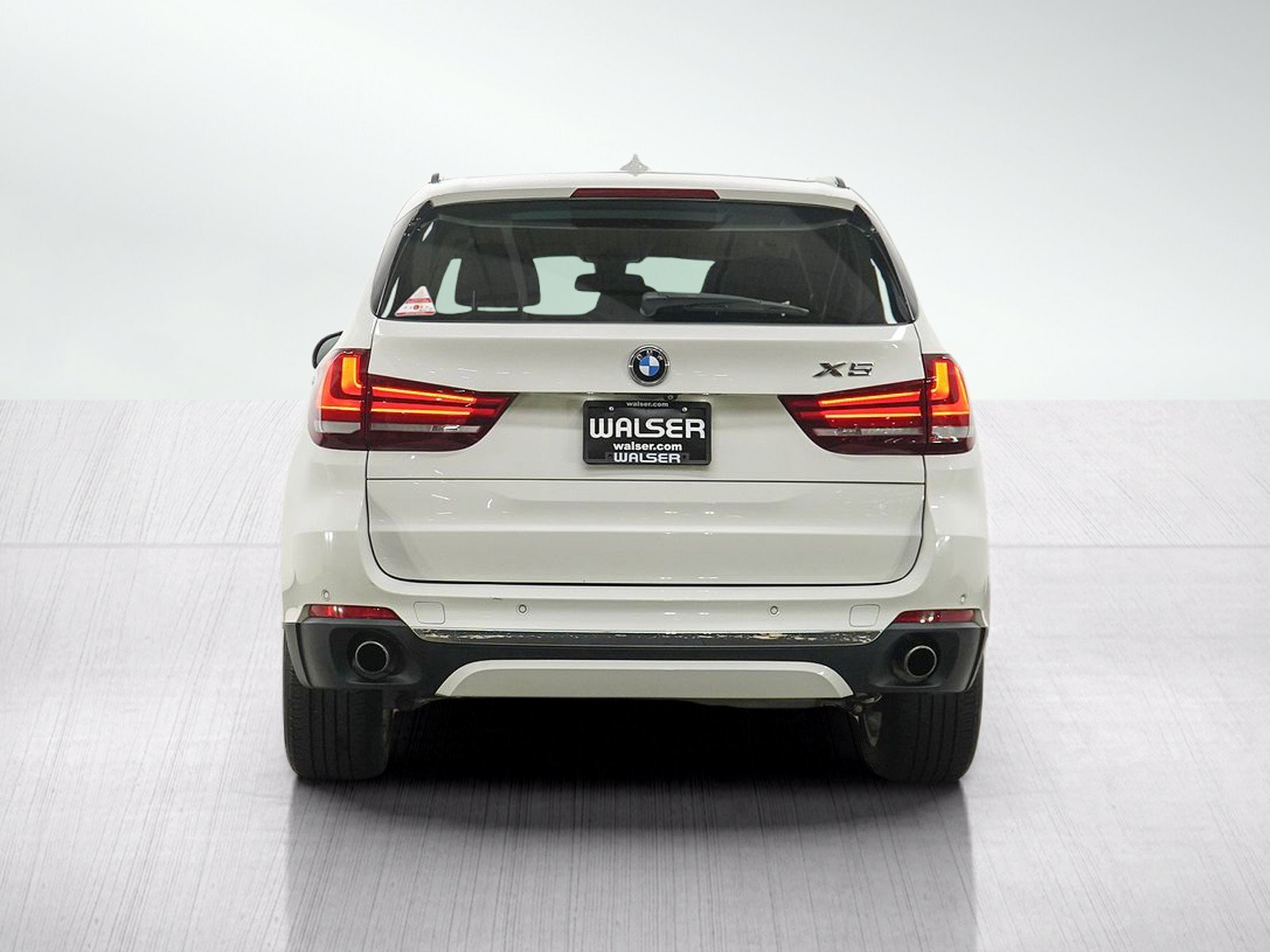 Used 2015 Alpine White BMW AWD 4dr xDrive35i image 4