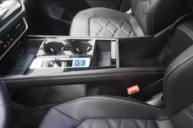 New 2026 Pure Gray Volkswagen 2.0T SE w/Technology image 33