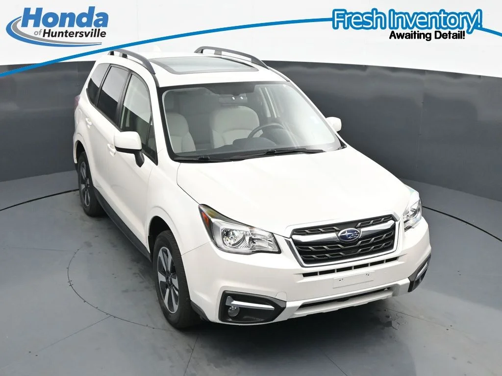 Used 2018 Crystal White Pearl Subaru 2.5i Premium image 14