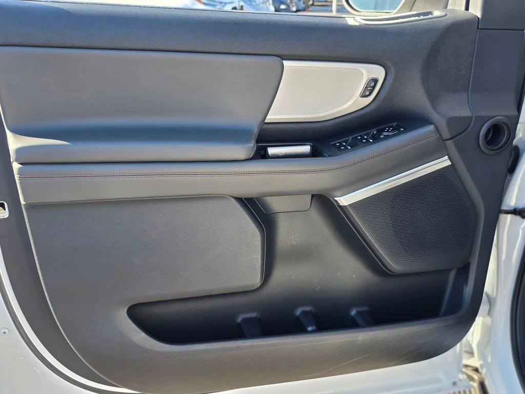 Used 2025 White Ford Active image 27
