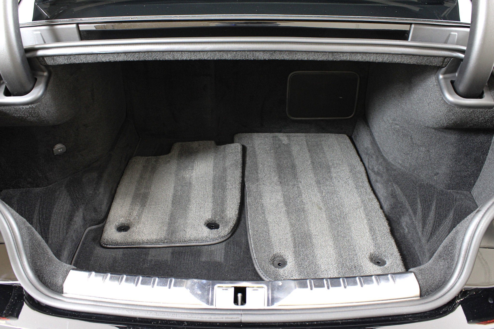 Used 2024 Black Bentley  image 44