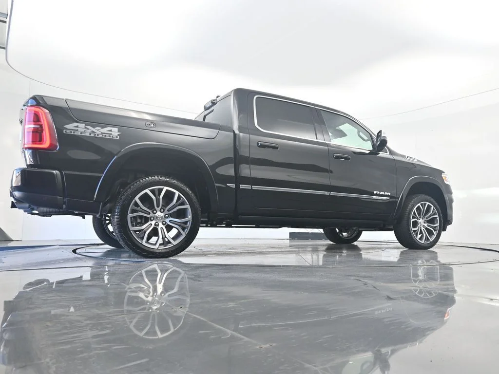 New 2026 Diamond Black Crystal Pearl-Coat Exterior Paint RAM Tungsten image 37