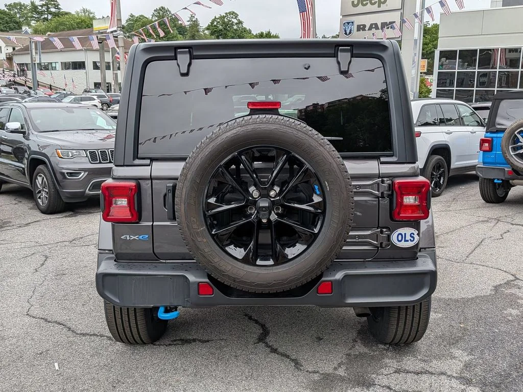 Used 2023 Gray Jeep Sahara 4xe image 7