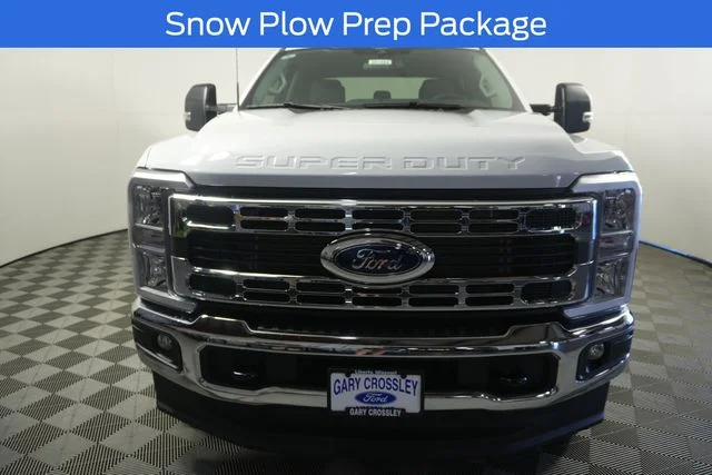 New 2026 Oxford White Ford F-250® XLT image 3