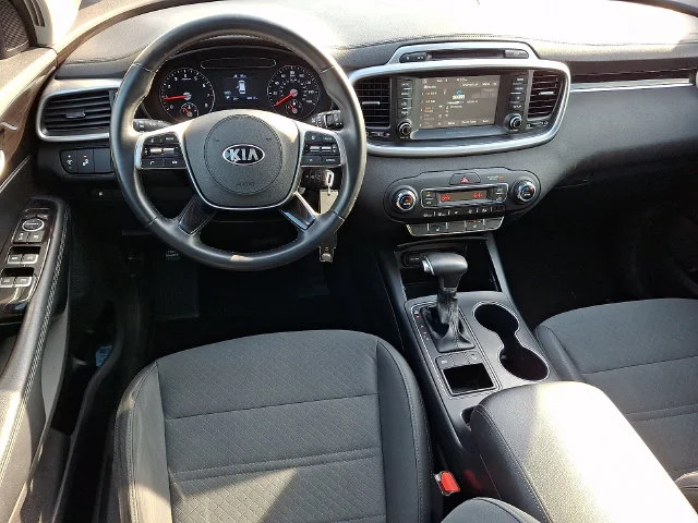 Used 2019 White Kia LX image 13