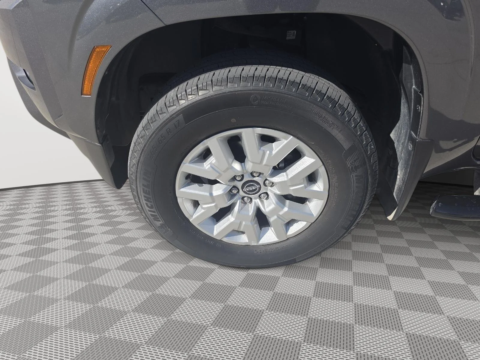 Used 2023 Gray-Samuel Nissan SV image 12