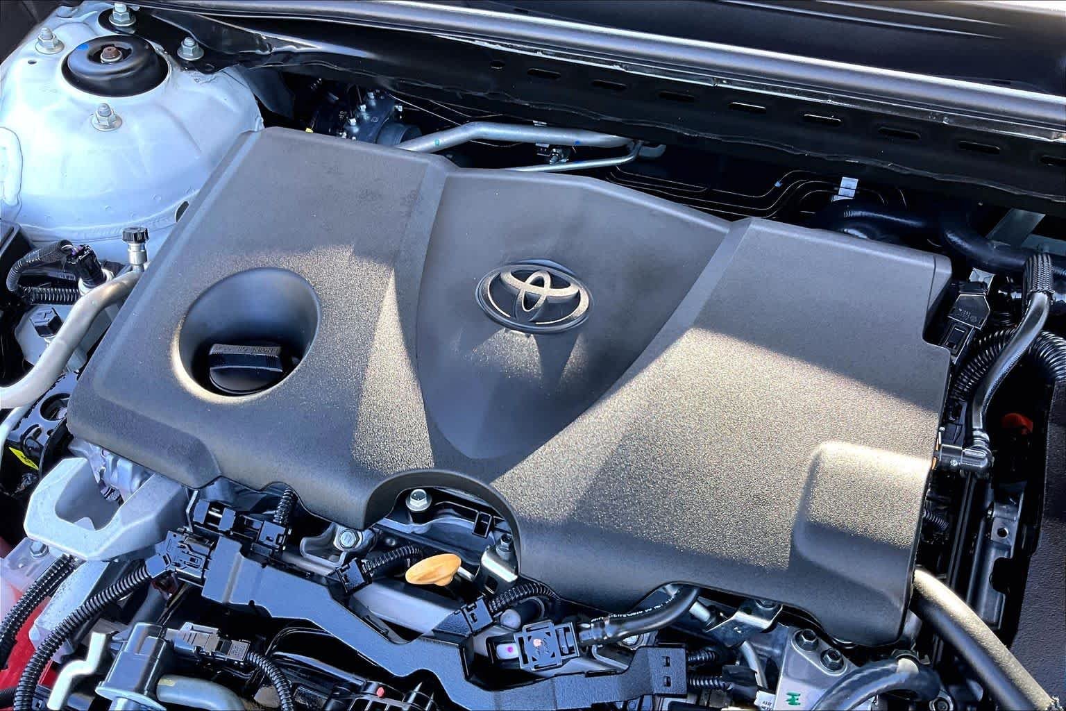 Used 2023 Wind Chill Pearl/Midnight Black Metallic Toyota Hybrid XSE image 31