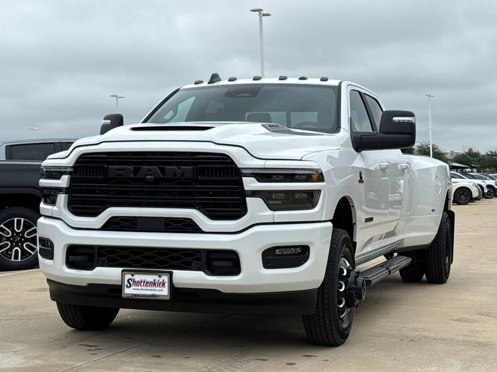 New 2026 Bright White Clear-Coat Exterior Paint RAM Laramie image 3