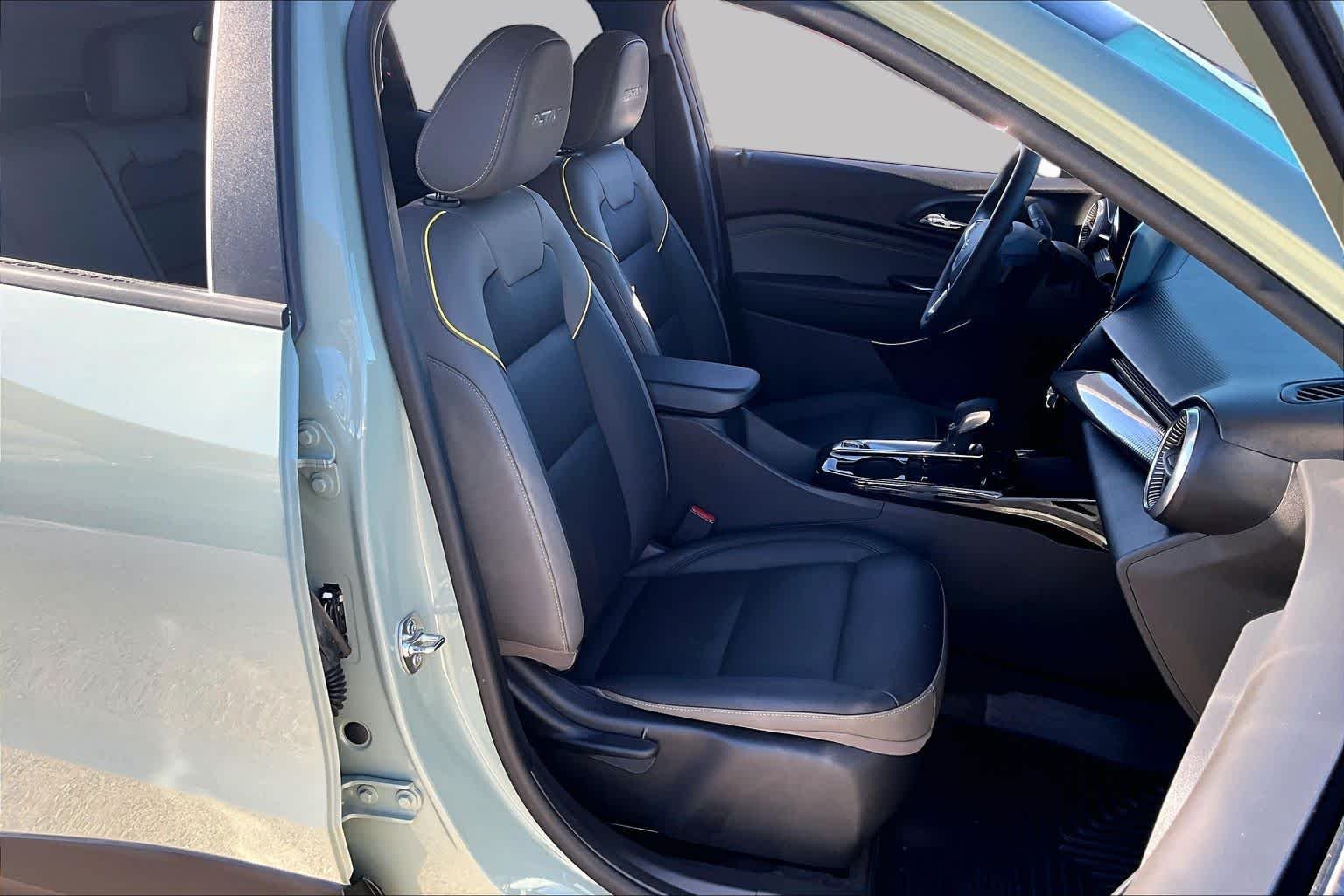 Used 2025 Cacti Green Chevrolet ACTIV image 9
