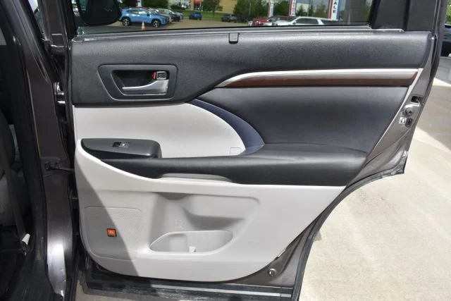 Used 2016 Gray Toyota Limited image 21