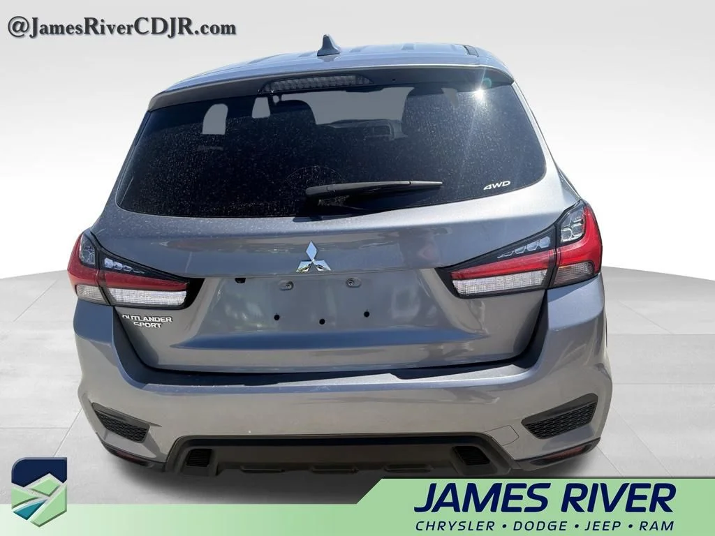 Used 2025 Silver Mitsubishi 2.0 ES image 7