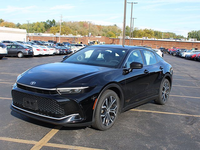 Used 2024 Black Toyota XLE image 2
